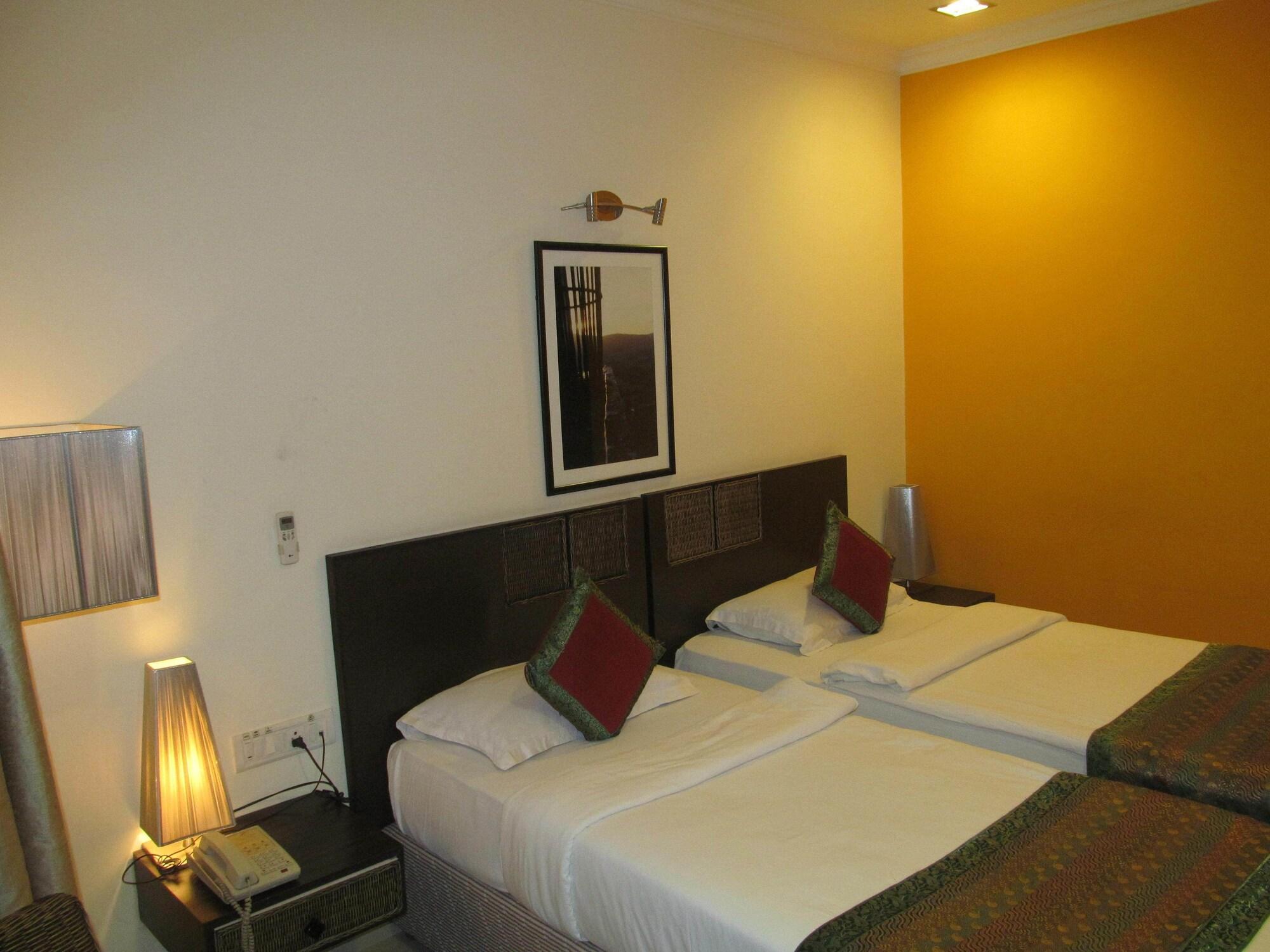 Hotel Shilton Royale Bangalore Exterior foto